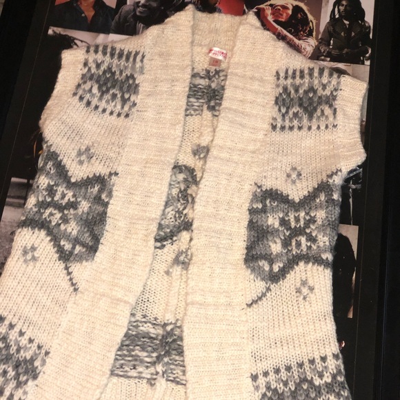 Cardigan - Picture 2 of 4